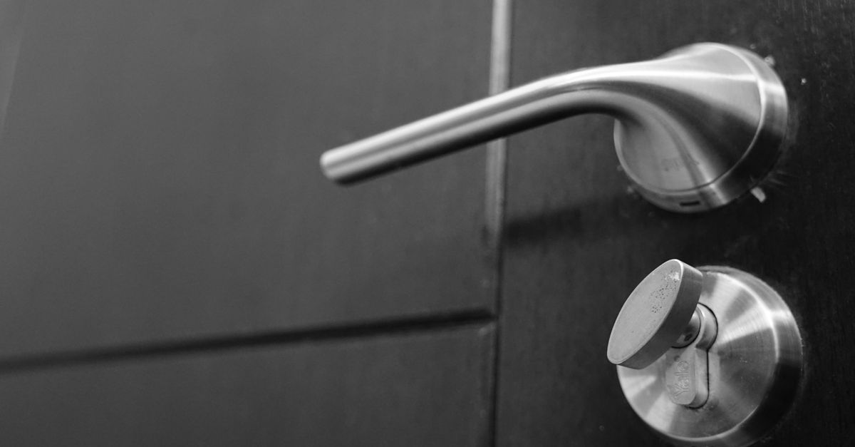 locksmith service technician — Encino locksmith Corp