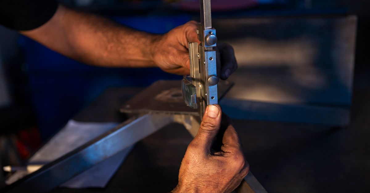 locksmith service technician — Encino locksmith Corp