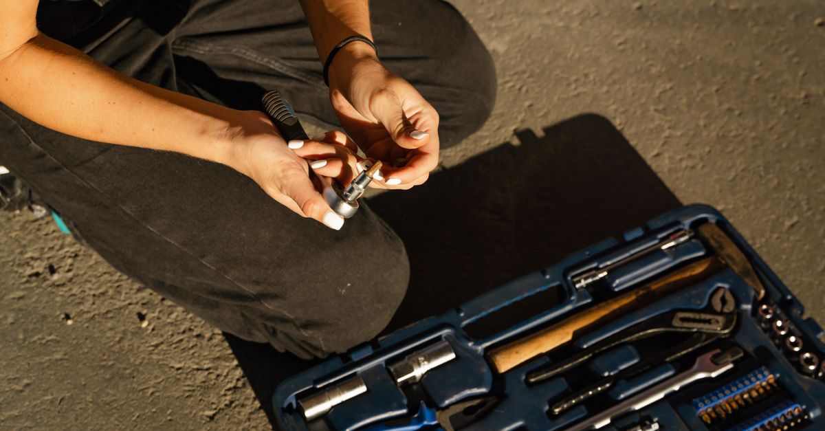 locksmith service technician — Encino locksmith Corp
